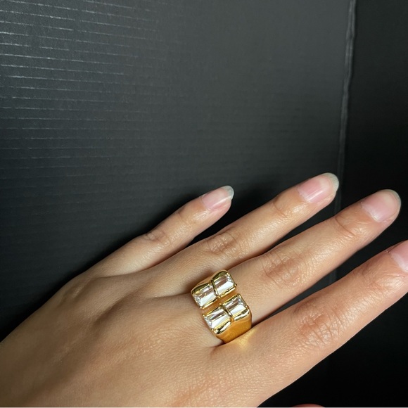 Gold Tone Adjustable Emerald Cut Chunky Statement Ring Sizable - Picture 5 of 7